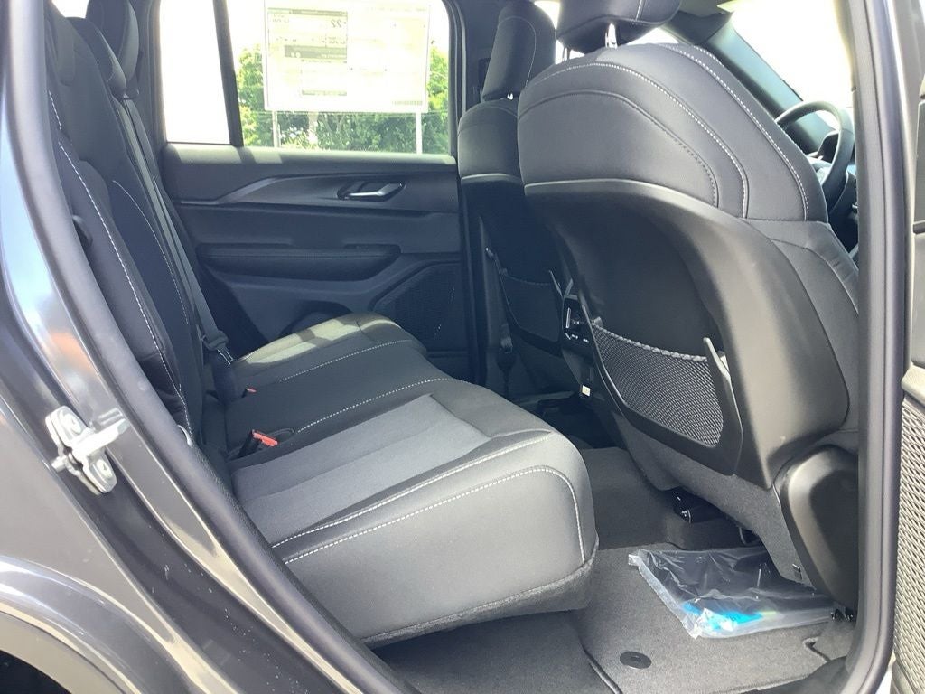 2026 Jeep Grand Cherokee GRAND CHEROKEE LAREDO X 4X4