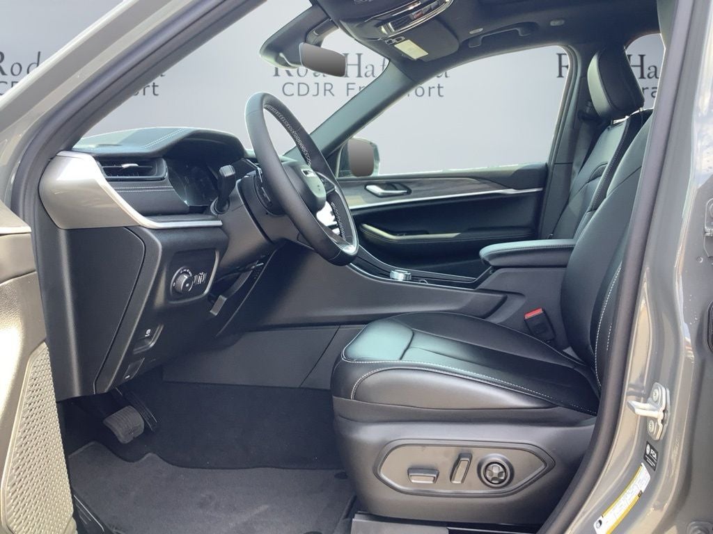 2027 Jeep Grand Cherokee GRAND CHEROKEE LIMITED 4X4