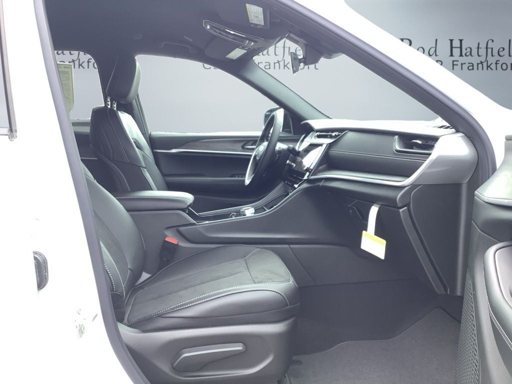 2026 Jeep Grand Cherokee GRAND CHEROKEE L LAREDO ALTITUDE 4X4