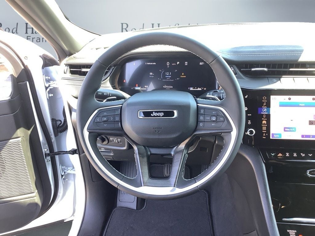 2027 Jeep Grand Cherokee Laredo Altitude