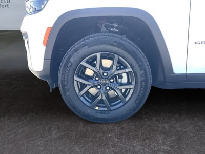2027 Jeep Grand Cherokee Laredo Altitude