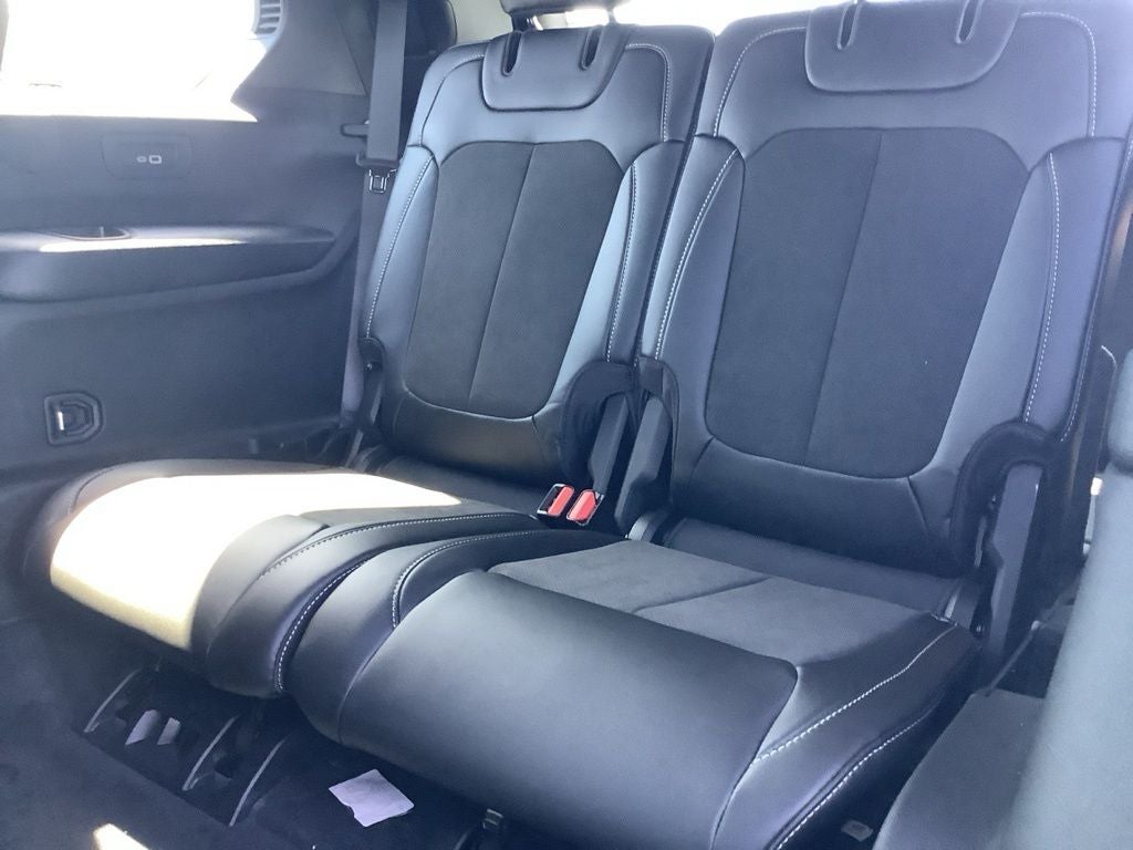 2027 Jeep Grand Cherokee Laredo Altitude