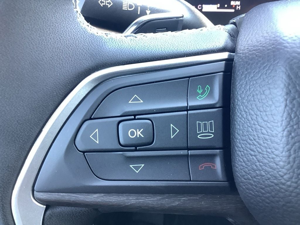 2027 Jeep Grand Cherokee Laredo Altitude