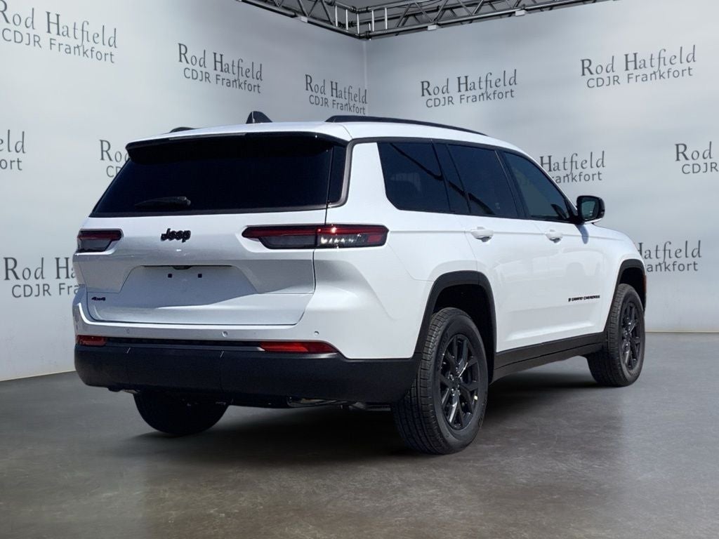 2027 Jeep Grand Cherokee Laredo Altitude