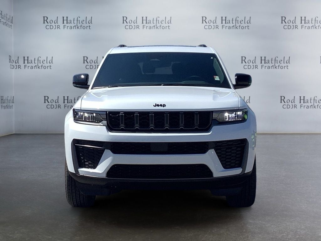 2027 Jeep Grand Cherokee Laredo Altitude