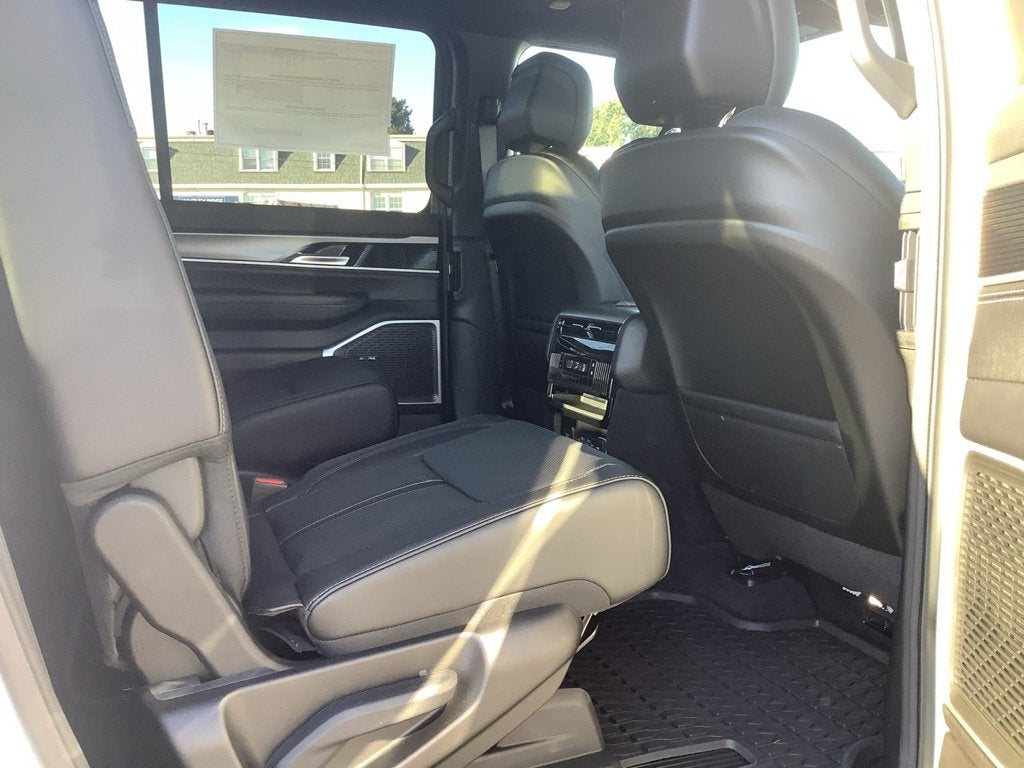 2027 Jeep Grand Wagoneer GRAND WAGONEER UPLAND 4X4