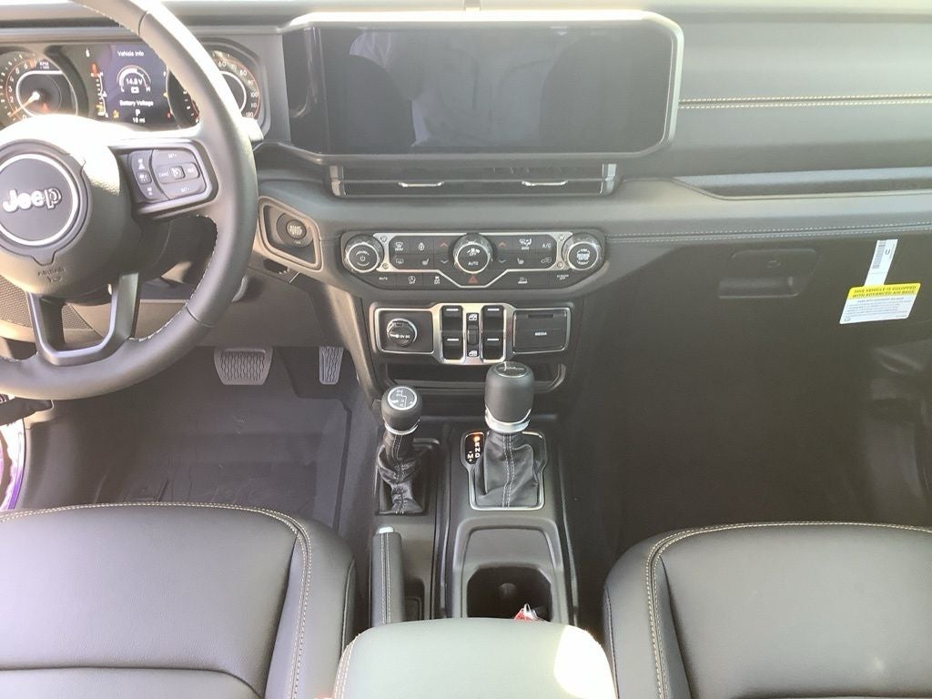 2026 Jeep Gladiator GLADIATOR SAHARA 4X4