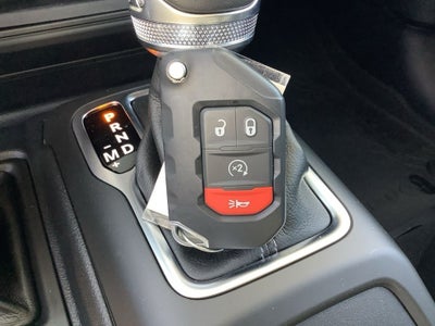 2026 Jeep Gladiator GLADIATOR SAHARA 4X4