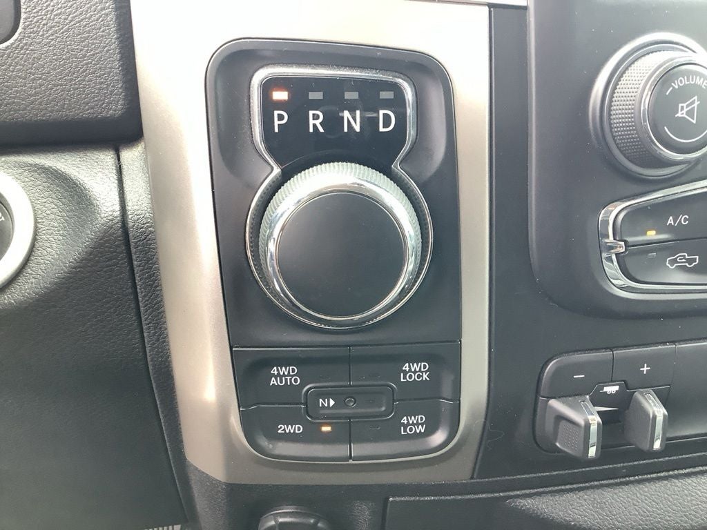 2017 RAM 1500 Big Horn Quad Cab 4x4 6'4' Box