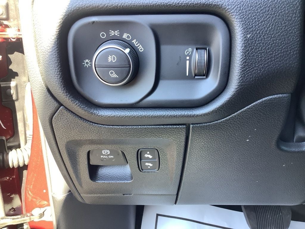 2025 RAM Ram 1500 RAM 1500 BIG HORN CREW CAB 4X4 5'7' BOX