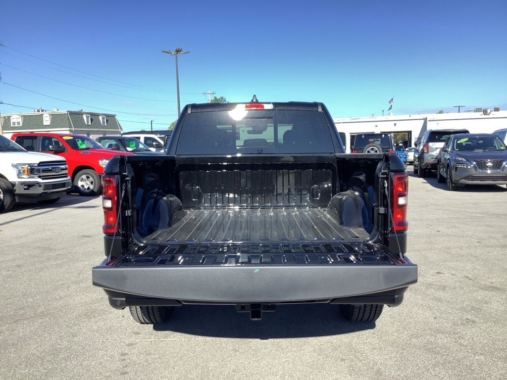 2025 RAM 1500 Tradesman Crew Cab 4x4 5'7' Box