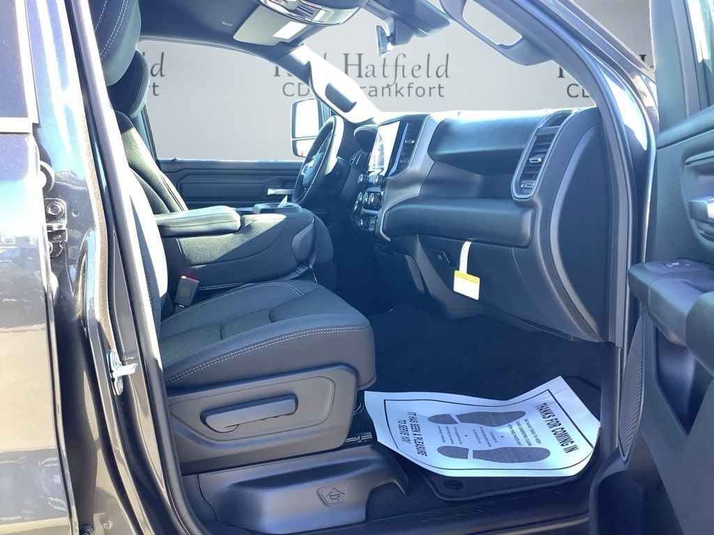 2025 RAM 1500 Tradesman Crew Cab 4x4 5'7' Box