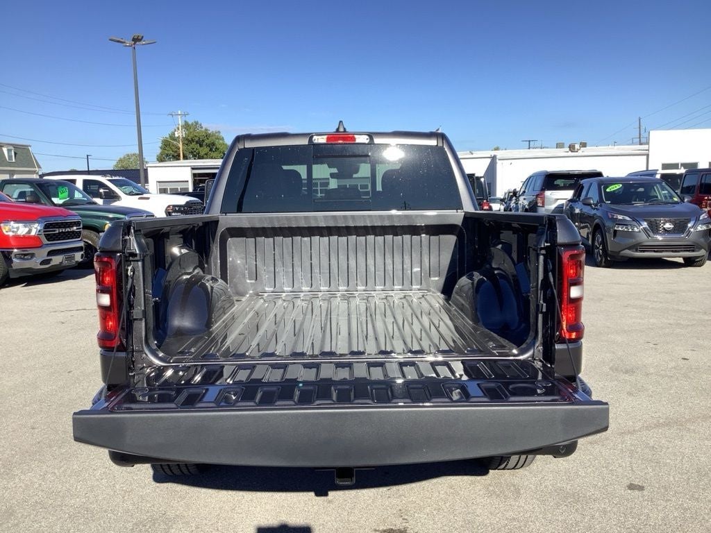 2025 RAM 1500 Tradesman Crew Cab 4x4 5'7' Box