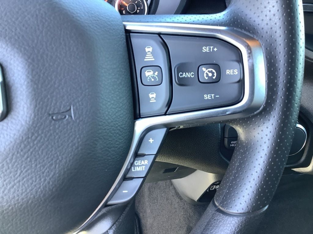 2025 RAM 1500 Tradesman Crew Cab 4x4 5'7' Box