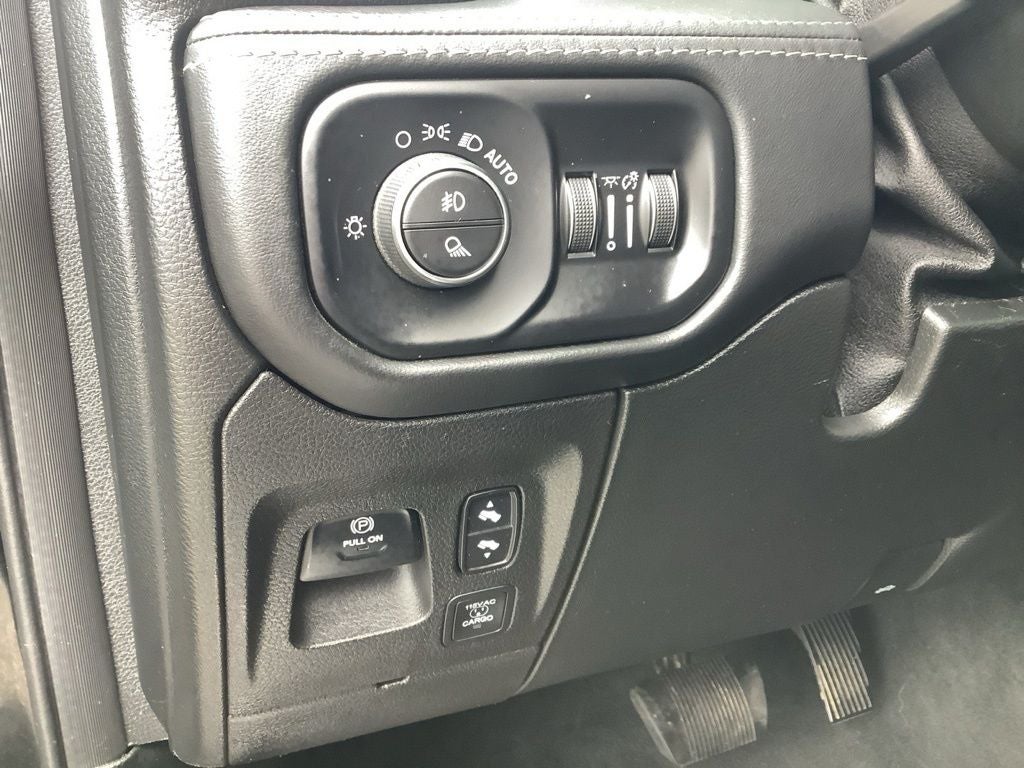 2021 RAM 1500 Limited Crew Cab 4x4 5'7' Box