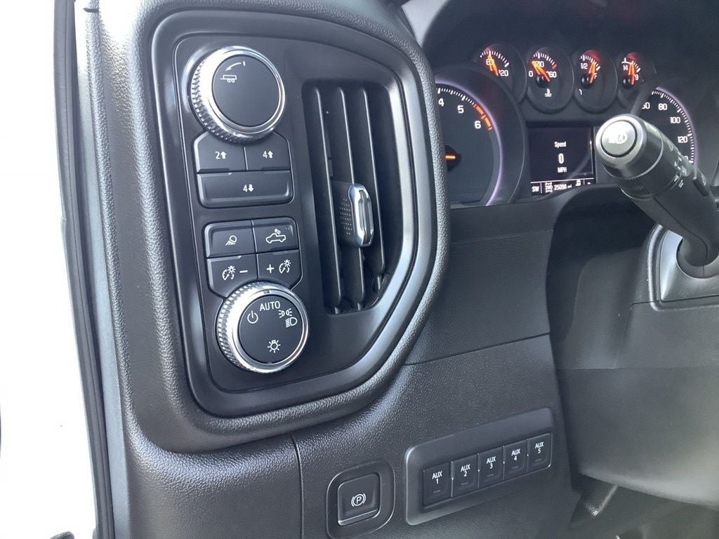 2024 GMC Sierra 2500HD 4WD Regular Cab Long Bed Pro