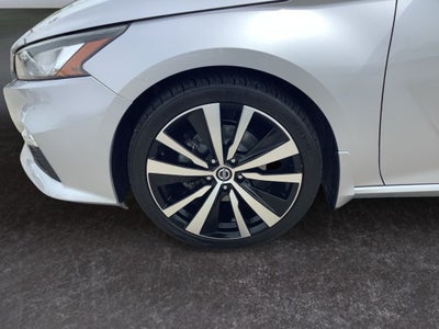 2022 Nissan Altima SR FWD
