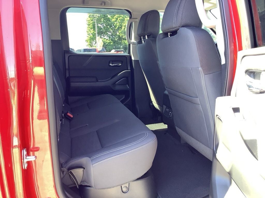 2024 Nissan Frontier Crew Cab SV 4x4