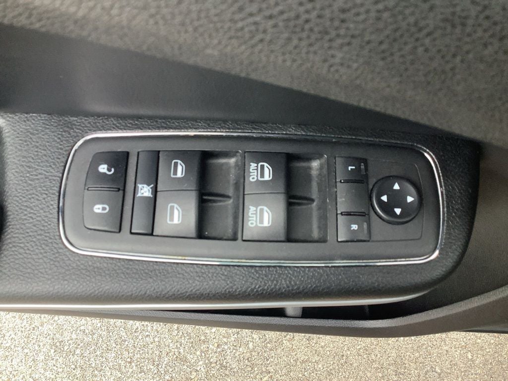 2023 Chrysler 300 Touring