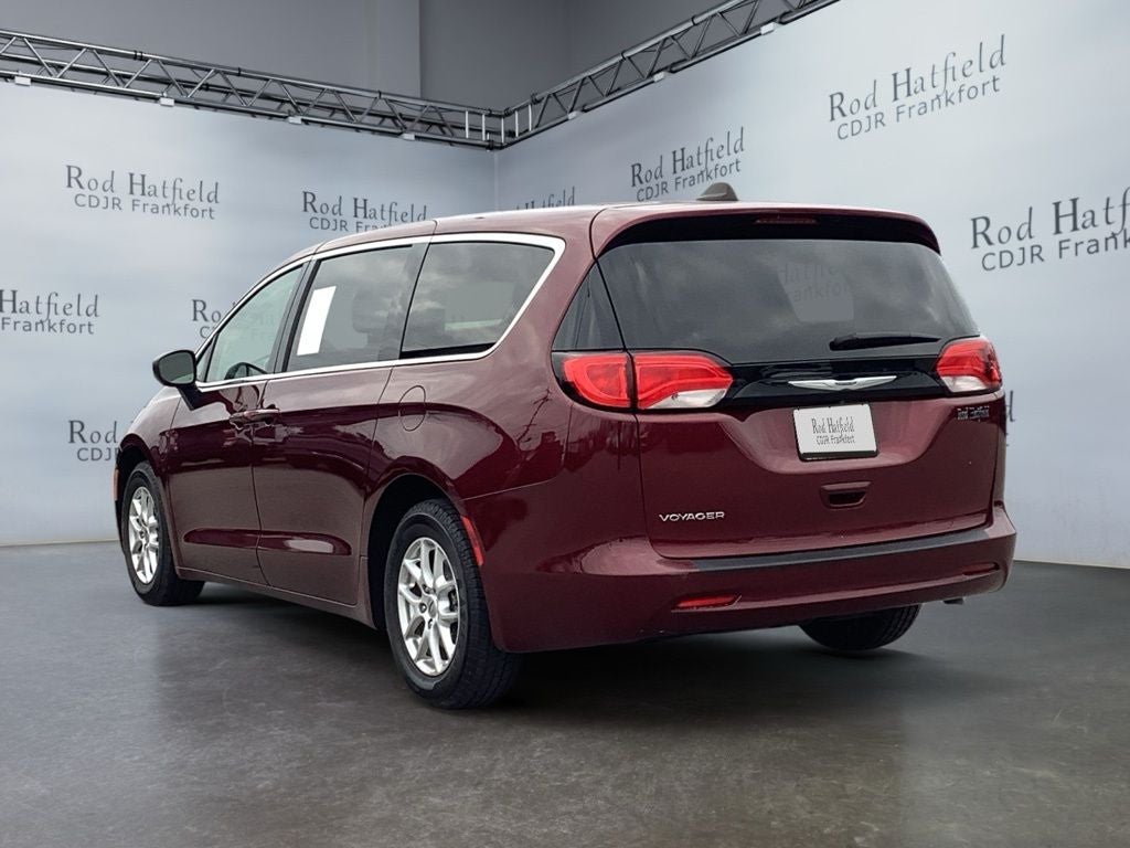 2022 Chrysler Voyager LX