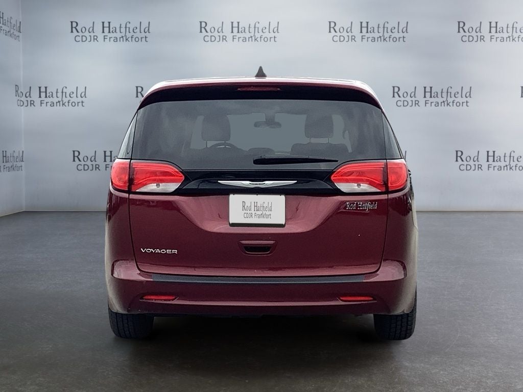 2022 Chrysler Voyager LX