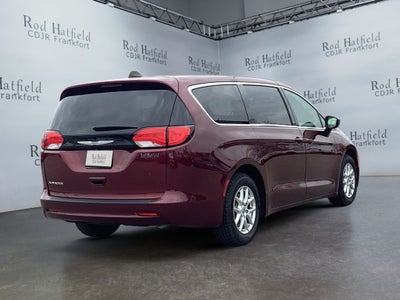 2022 Chrysler Voyager LX