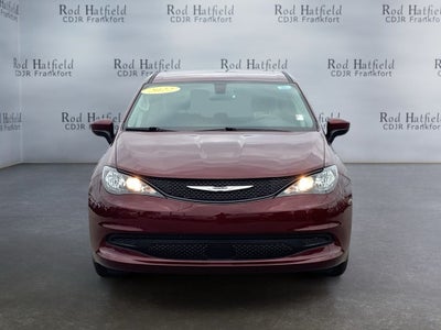 2022 Chrysler Voyager LX