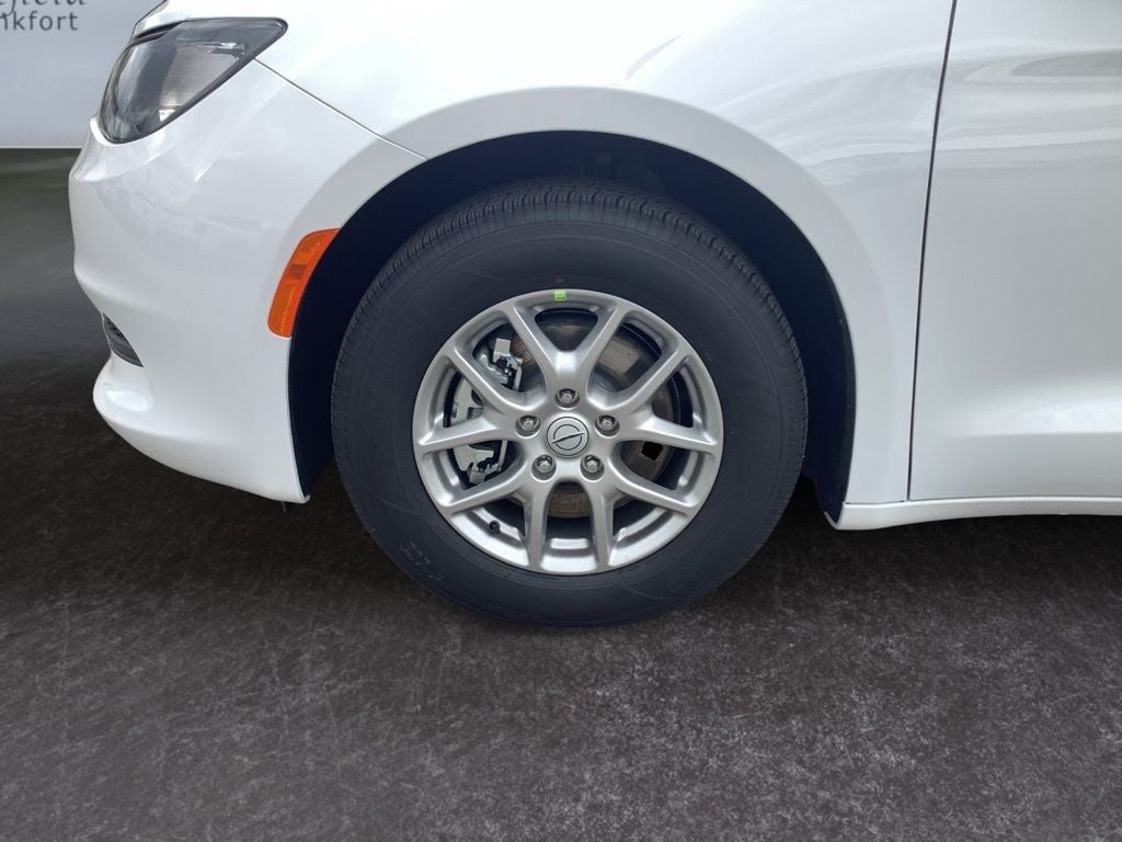 2026 Chrysler Voyager VOYAGER LX