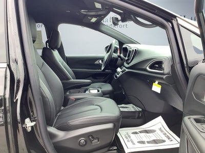2027 Chrysler Pacifica PACIFICA SELECT AWD