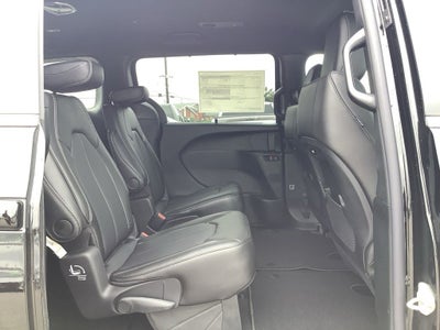 2027 Chrysler Pacifica PACIFICA SELECT AWD