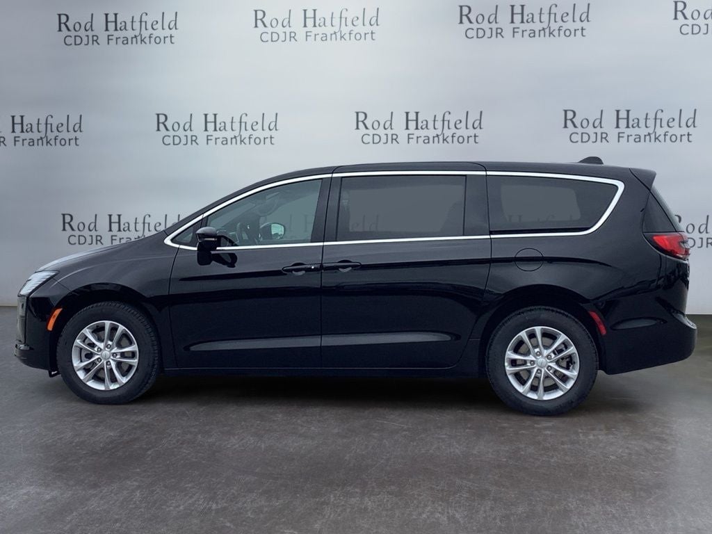 2027 Chrysler Pacifica PACIFICA SELECT AWD