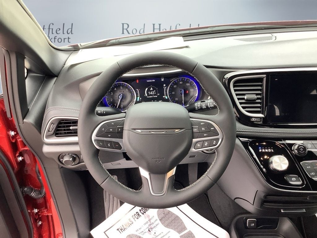 2027 Chrysler Pacifica PACIFICA SELECT AWD