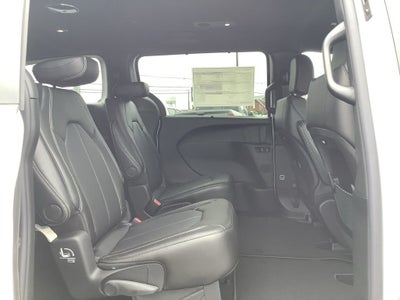 2027 Chrysler Pacifica PACIFICA SELECT AWD