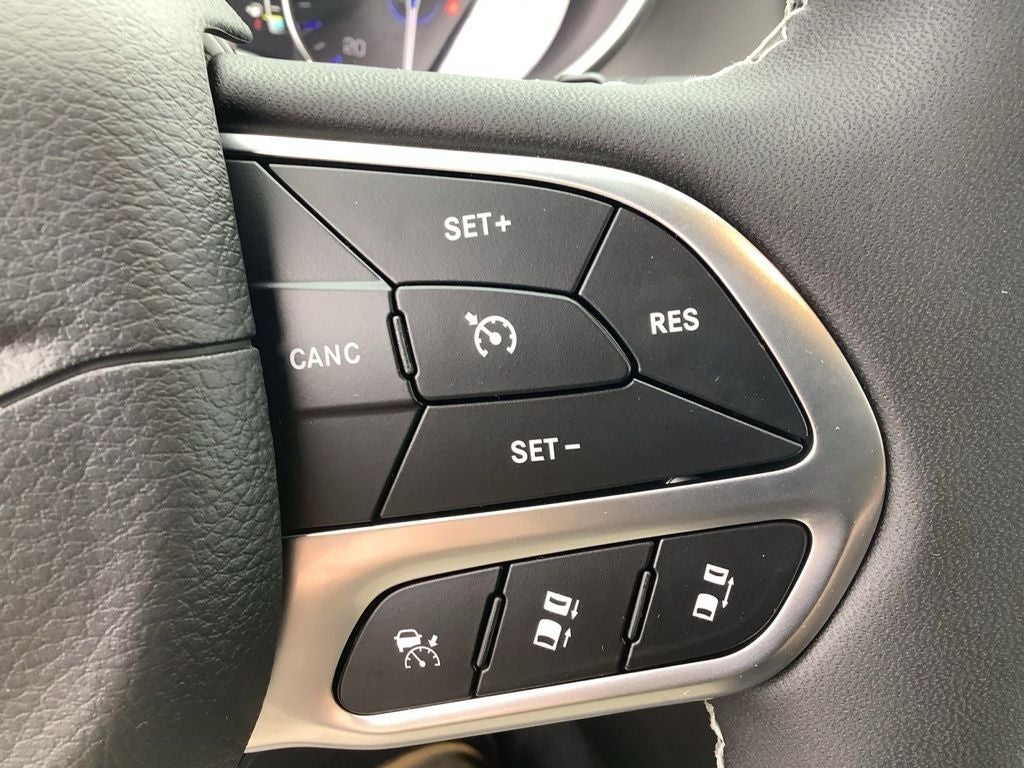 2027 Chrysler Pacifica PACIFICA SELECT AWD