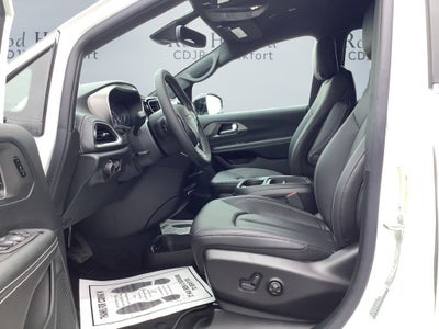 2027 Chrysler Pacifica PACIFICA SELECT AWD