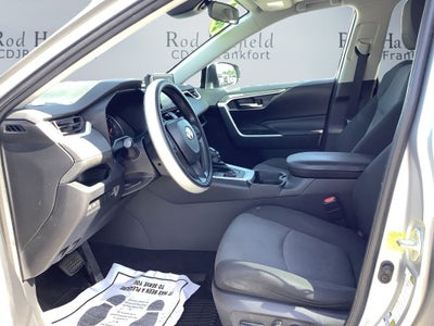 2020 Toyota RAV4 XLE
