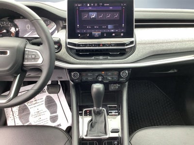 2024 Jeep Compass Latitude Lux FWD