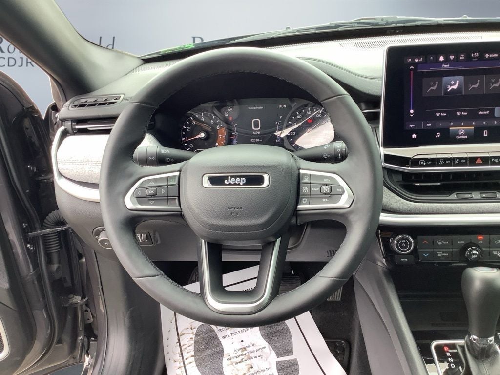 2024 Jeep Compass Latitude Lux FWD