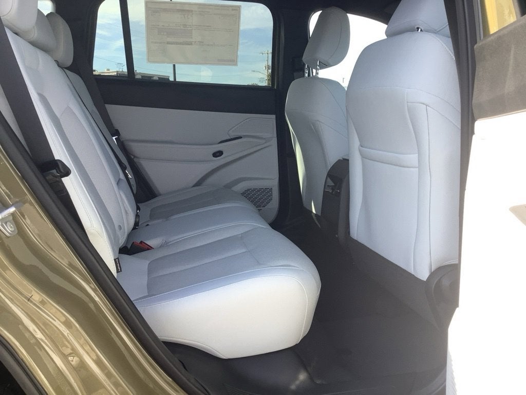 2027 Jeep Cherokee CHEROKEE LAREDO 4X4