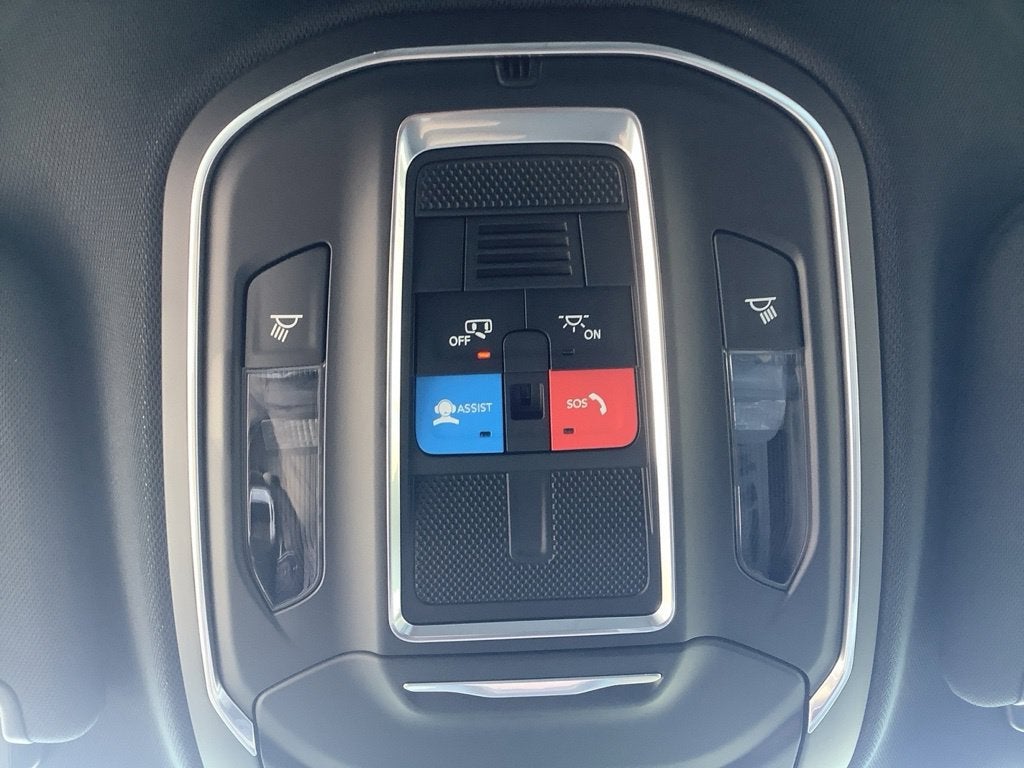 2027 Jeep Cherokee CHEROKEE LAREDO 4X4