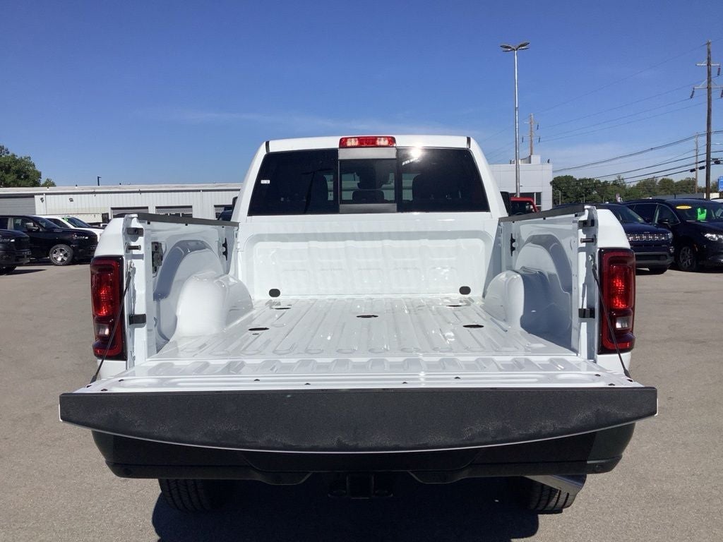 2026 RAM Ram 3500 RAM 3500 TRADESMAN CREW CAB 4X4 6'4' BOX