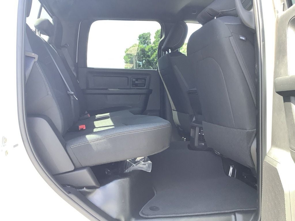 2026 RAM Ram 2500 RAM 2500 BLACK EXPRESS CREW CAB 4X4 6'4' BOX