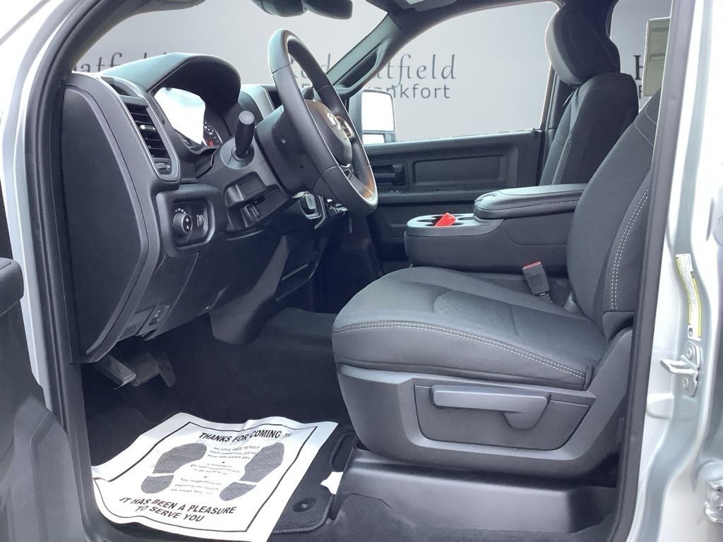 2026 RAM Ram 2500 RAM 2500 BLACK EXPRESS CREW CAB 4X4 6'4' BOX