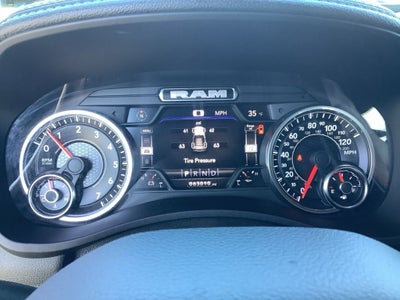 2022 RAM 2500 Laramie Crew Cab 4x4 6'4' Box