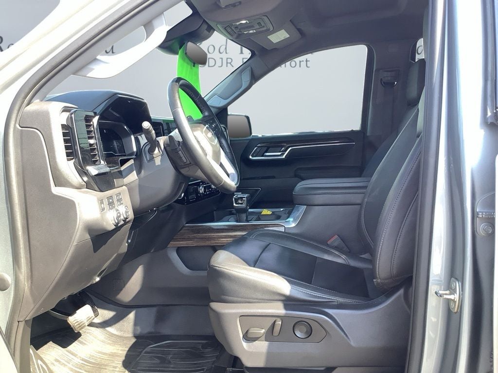 2023 GMC Sierra 1500 4WD Crew Cab Short Box Elevation with 3SB