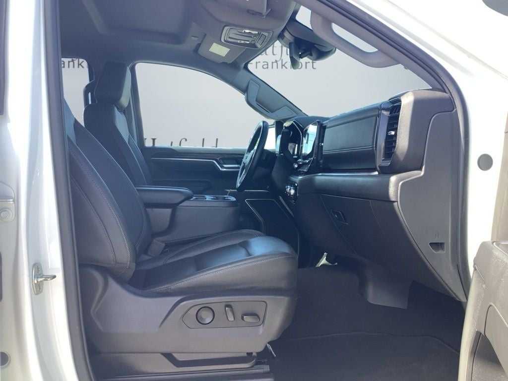 2025 GMC Sierra 1500 4WD Crew Cab Short Box SLT