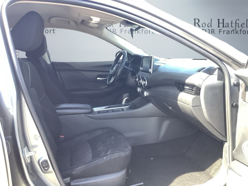 2022 Nissan Sentra SV Xtronic CVT