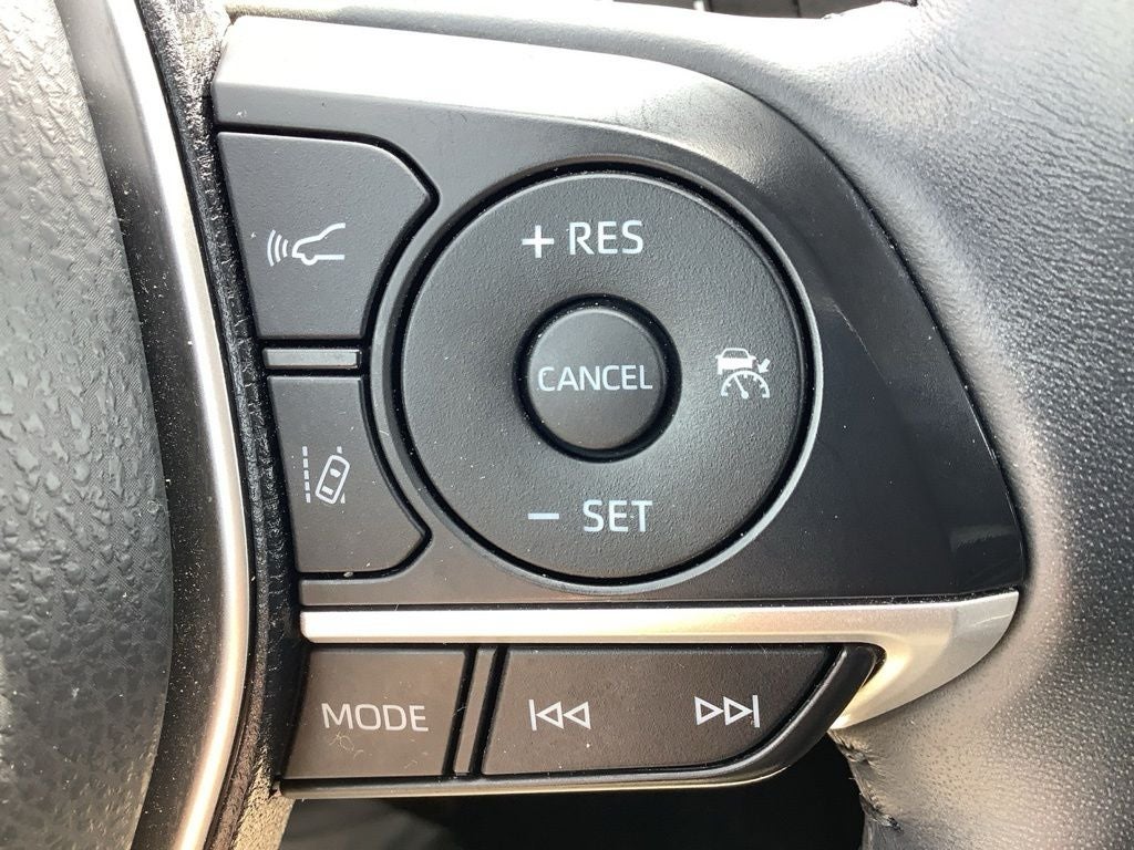 2022 Toyota Camry LE Hybrid