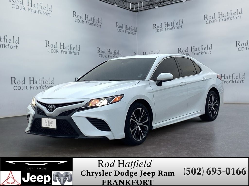 2020 Toyota Camry SE