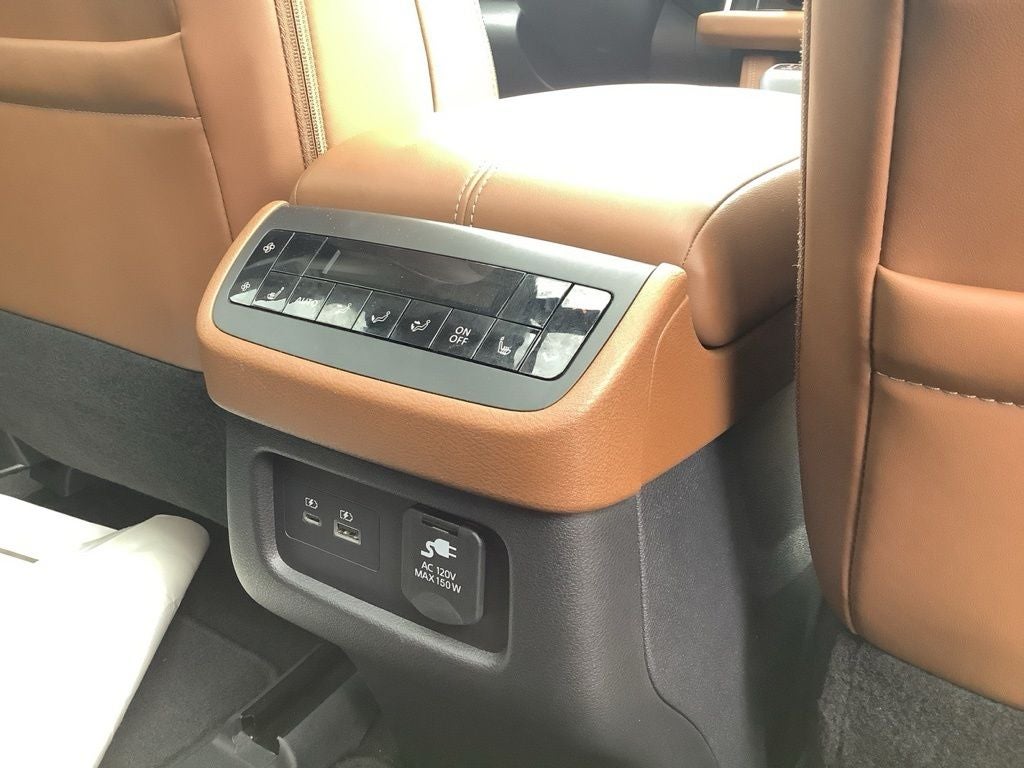 2023 Nissan Pathfinder Platinum 4WD